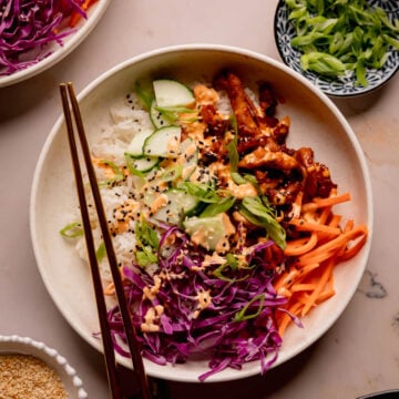 Chicken Bulgogi Bowls with Spicy Mayo.